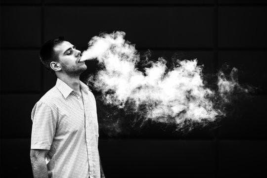 xoilac tv explores what's in electronic cigarettes and explains hidden ingredients, risks and safer choices