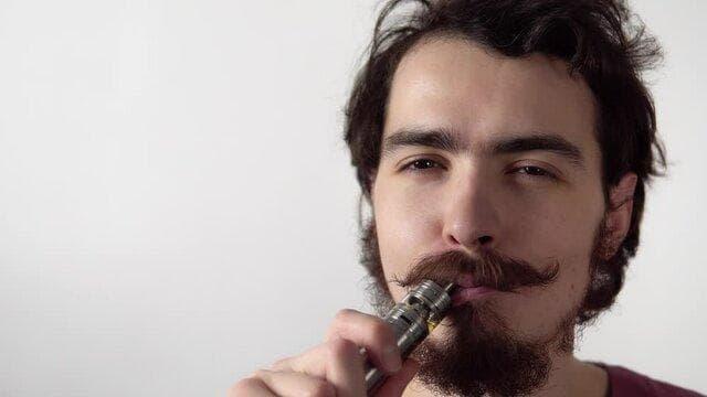 E-Zigaretten health update with latest evidence linking lung cancer from e cigarettes to vaping habits